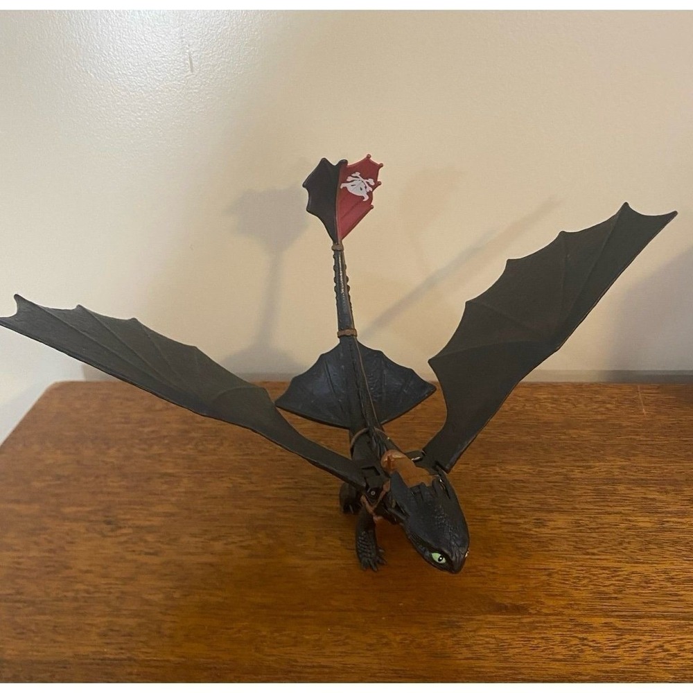 Dreamworks How to Train Your Dragon Toothless Night Fury 12" Lunge Attack 2013